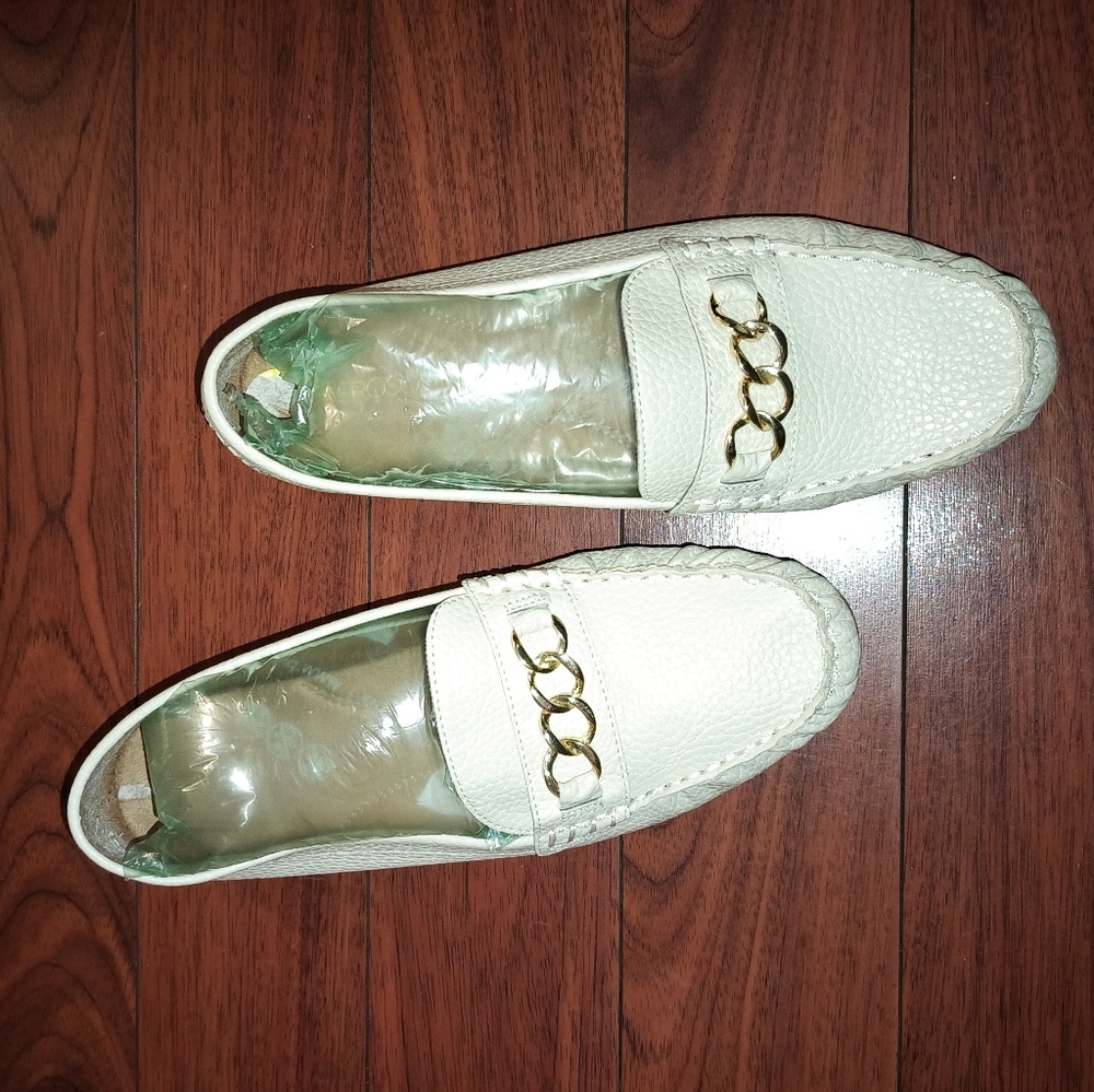 Aerosoles White Loafers with Gold Chain Sz 9